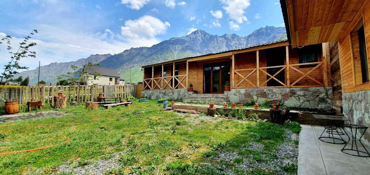 Oda Kazbegi المظهر الخارجي الصورة
